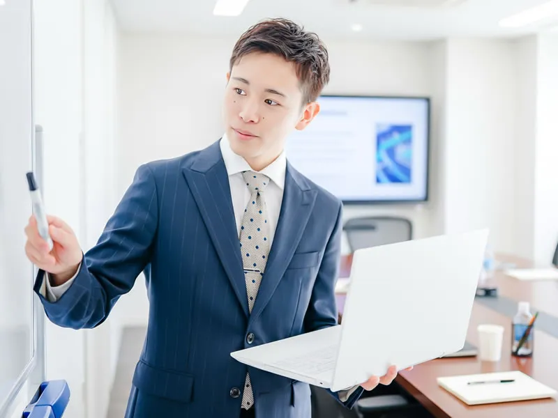 基幹システムのリプレイス支援（研修事業）